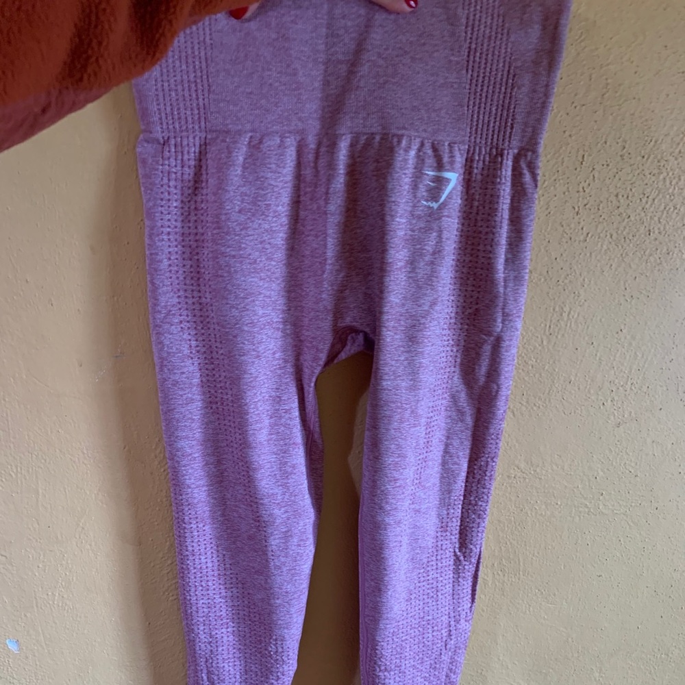 Gym Shark cropped leggings.
